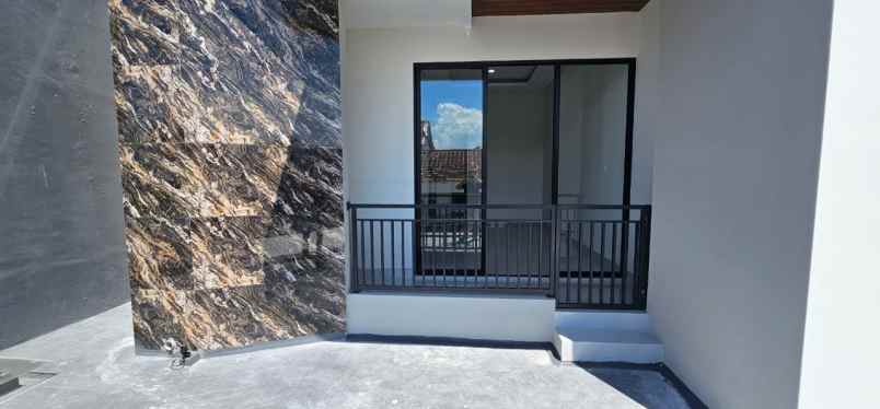 dijual rumah babatan pantai utara