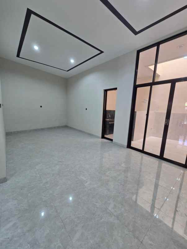dijual rumah babatan pantai utara