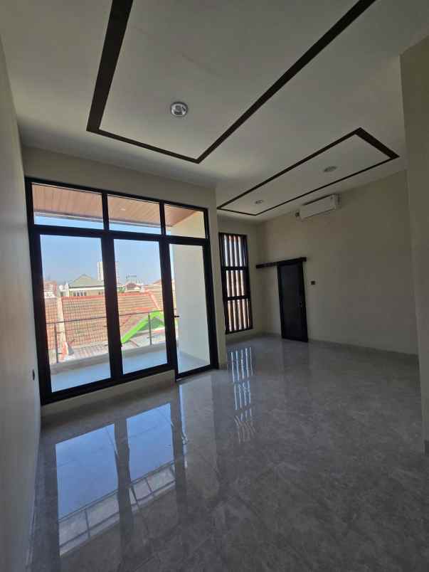 dijual rumah babatan pantai utara