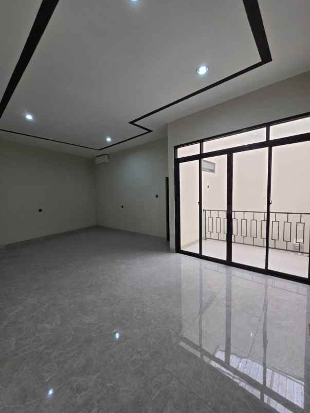 dijual rumah babatan pantai utara