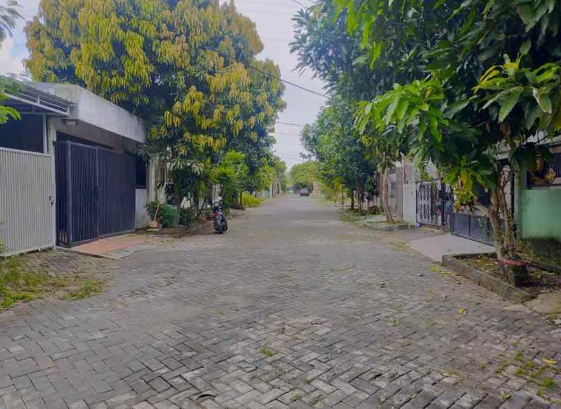 dijual rumah balas klumprik