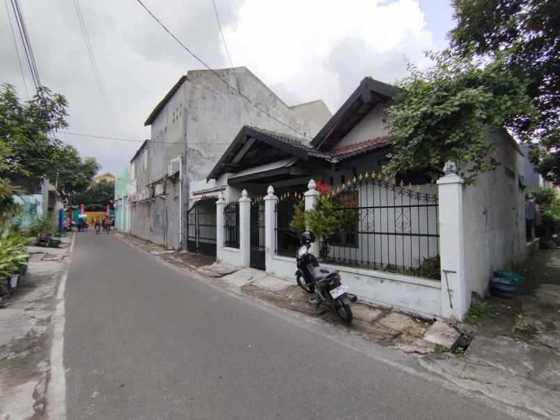 dijual rumah banyuanyar banjarsari