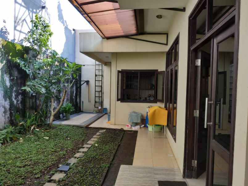 dijual rumah banyumanik