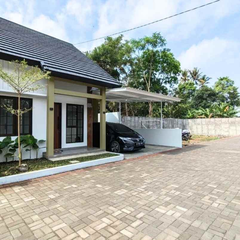 dijual rumah barat pasar cebongan