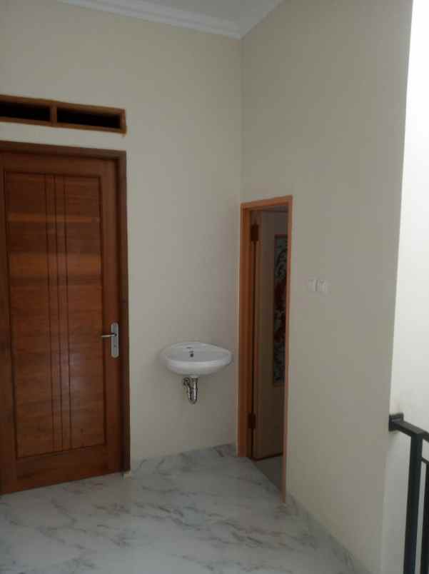 dijual rumah baru di cipondoh makmur tangerang