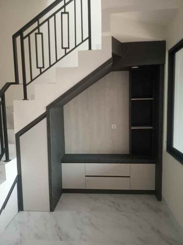 dijual rumah baru di cipondoh makmur tangerang