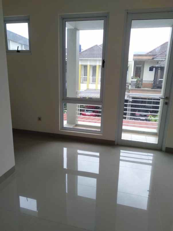 dijual rumah baru renov siap huni di kota wisata