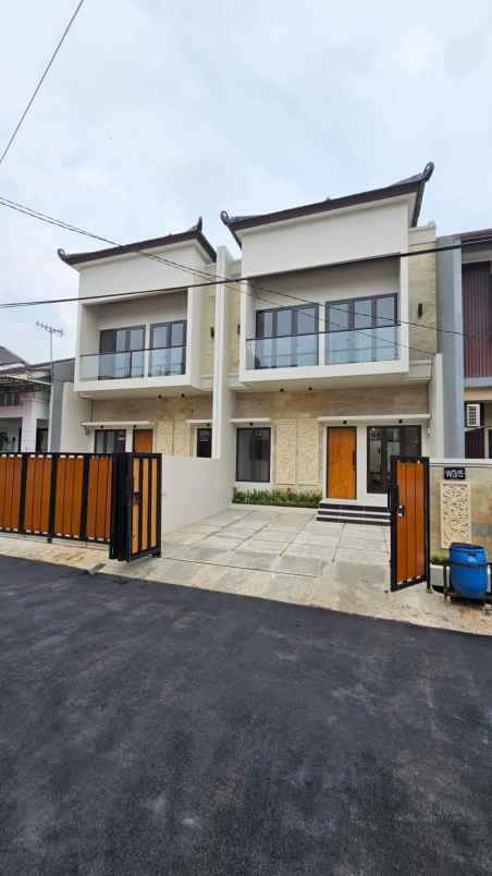 dijual rumah baru semi furnished di kencana loka bsd