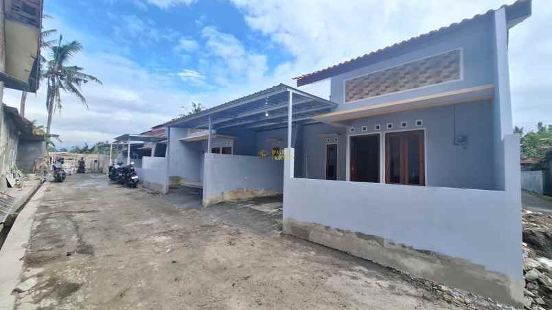 dijual rumah bimomartani kec ngemplak