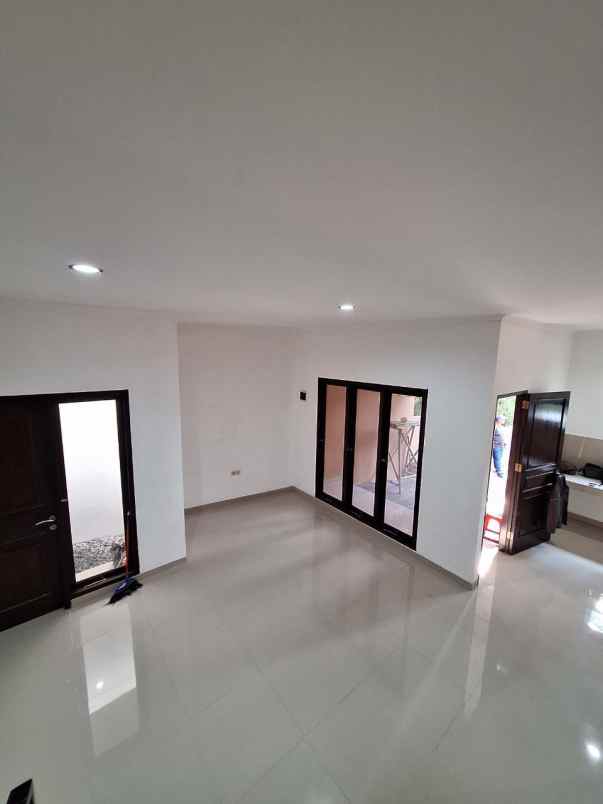 dijual rumah bintaro pondok aren