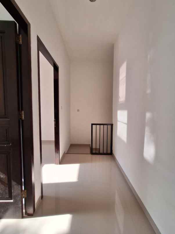 dijual rumah bintaro pondok aren