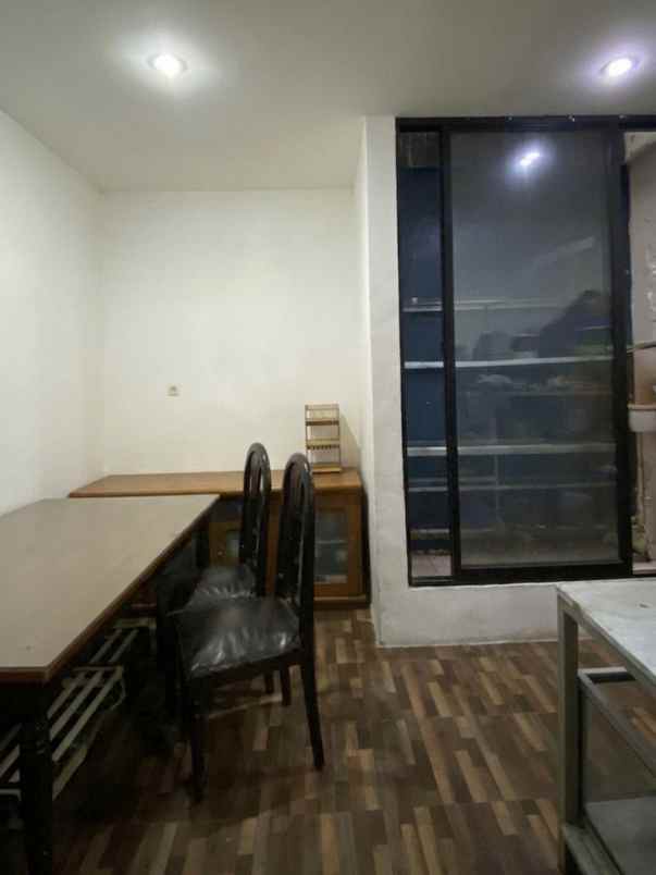 dijual rumah bintaro sek 3a