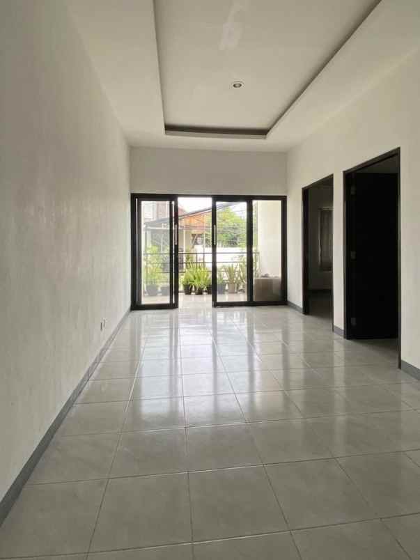 dijual rumah bintaro sek 3a