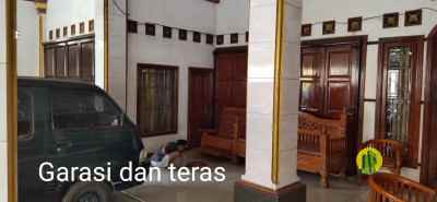 dijual rumah bosih