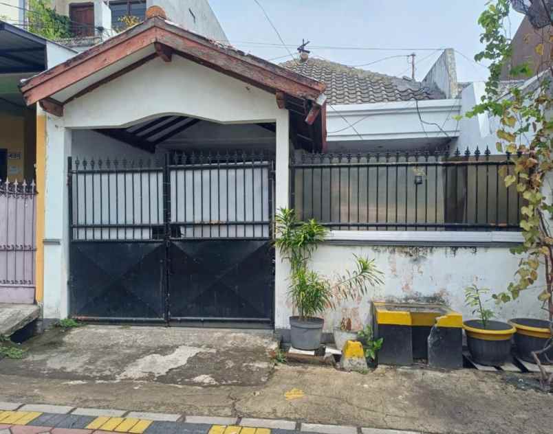 dijual rumah bratang gede 6g no 43a