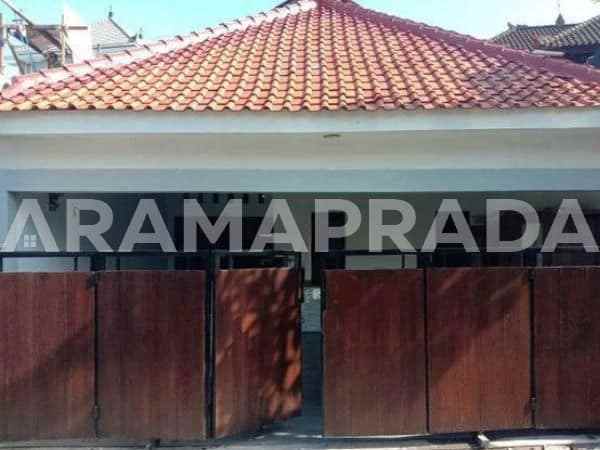 dijual rumah buana raya