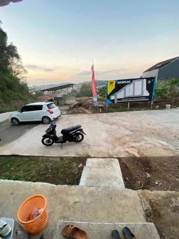 dijual rumah bukit flamboyan iv