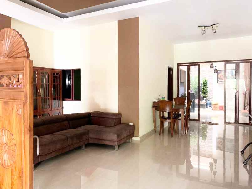 dijual rumah bukit indah sukajadi