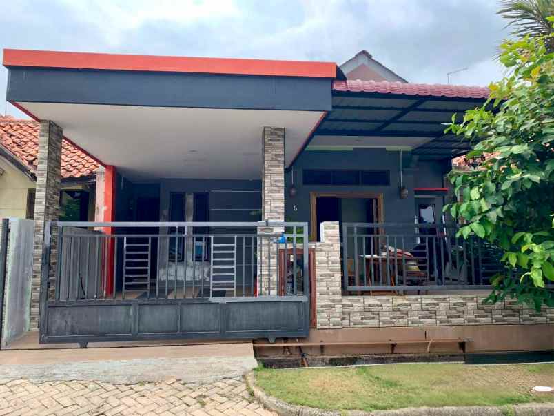 dijual rumah bukit indah sukajadi