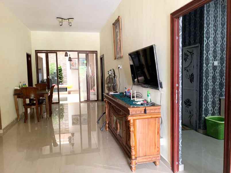 dijual rumah bukit indah sukajadi