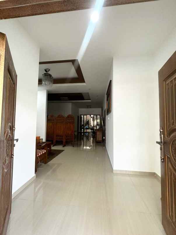 dijual rumah bukit indah sukajadi