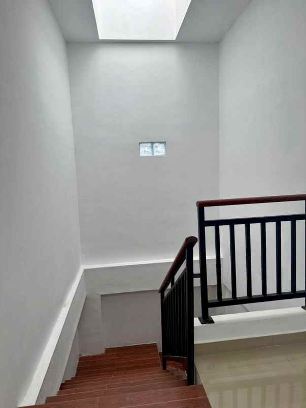 dijual rumah bukit indah sukajadi