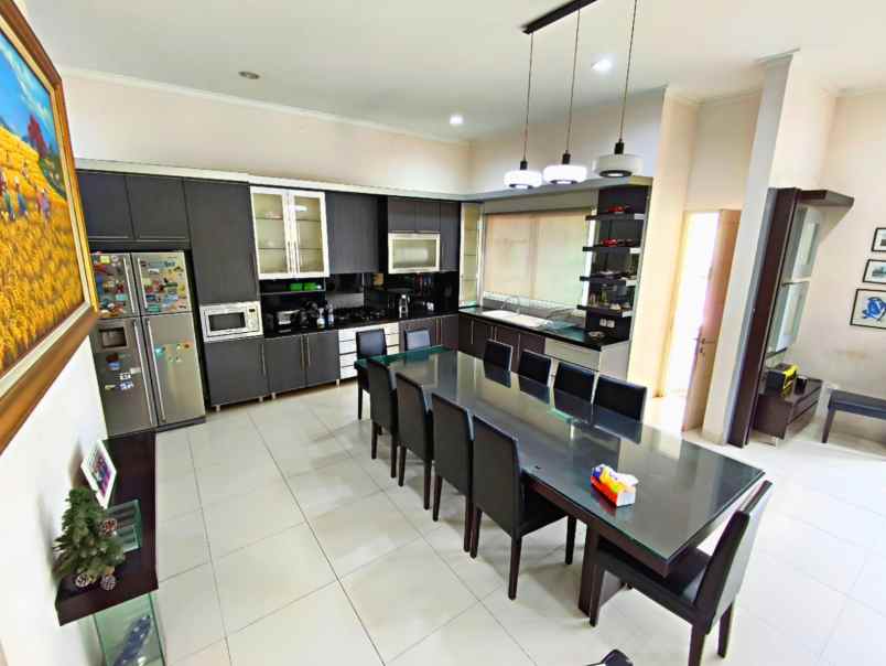 dijual rumah bukit pakar timur dago