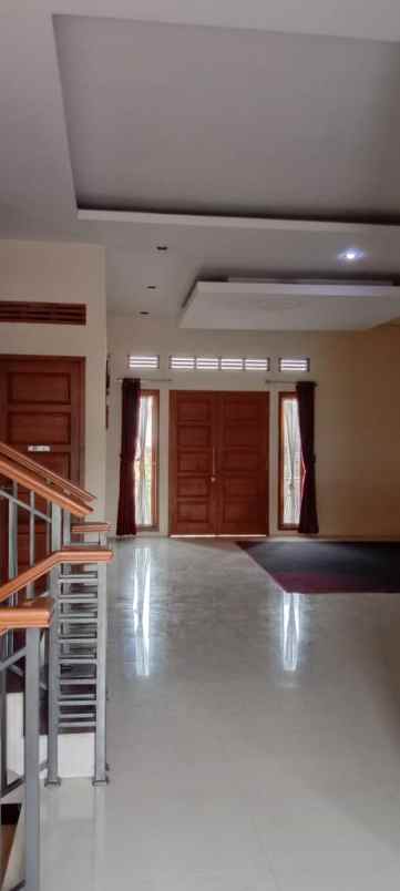 dijual rumah bumi sariwangi minimalis shm