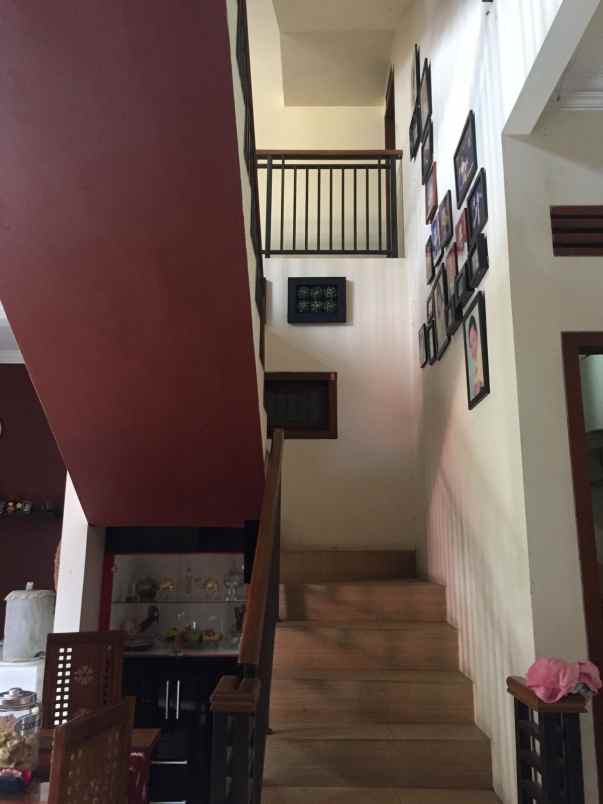 dijual rumah bumi sariwangi minimalis shm