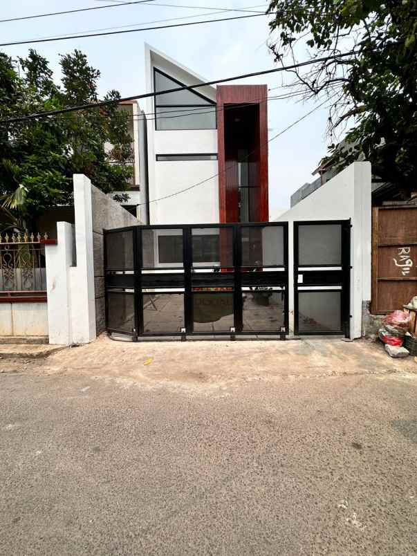 dijual rumah ceger cipayung