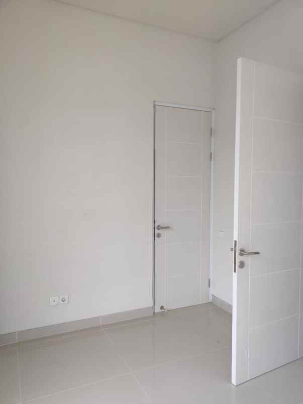 dijual rumah central park juanda