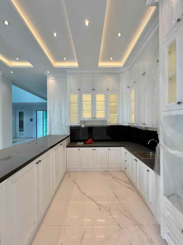 dijual rumah cilandak barat