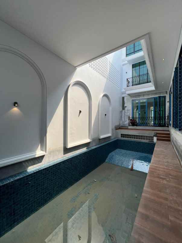 dijual rumah cilandak barat