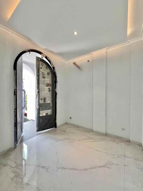 dijual rumah cilandak barat