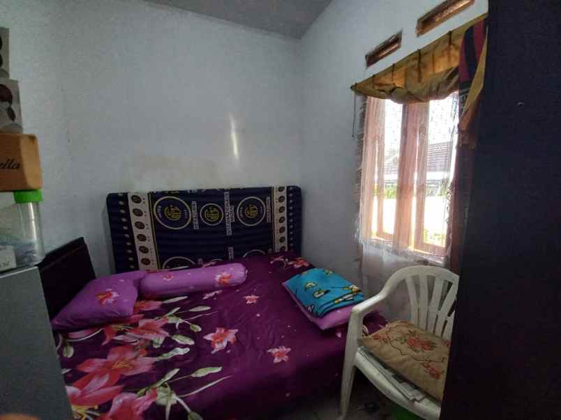 dijual rumah cinunuk