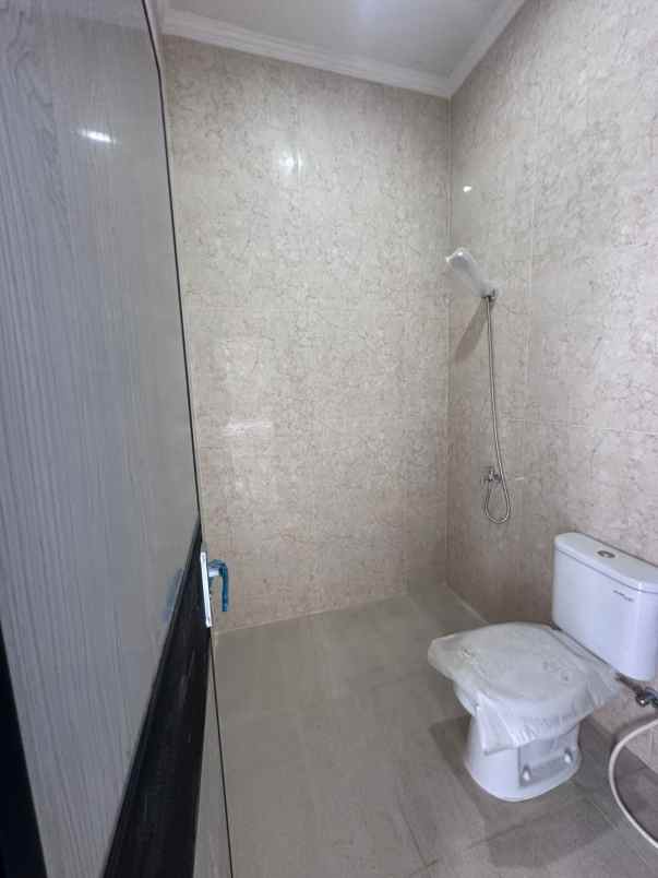 dijual rumah cipinang cempedak