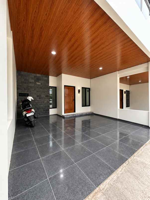 dijual rumah ciracas