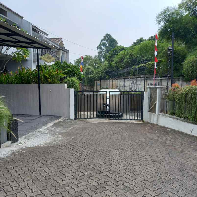 dijual rumah cireundeu raya