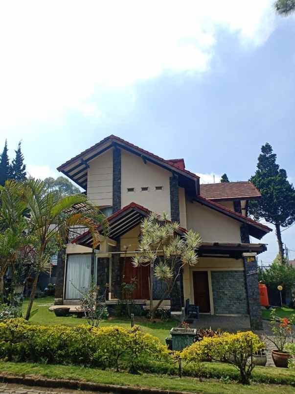 dijual rumah cisarua