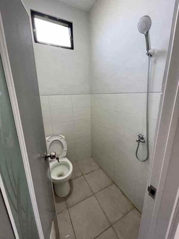 dijual rumah citra garden city buring