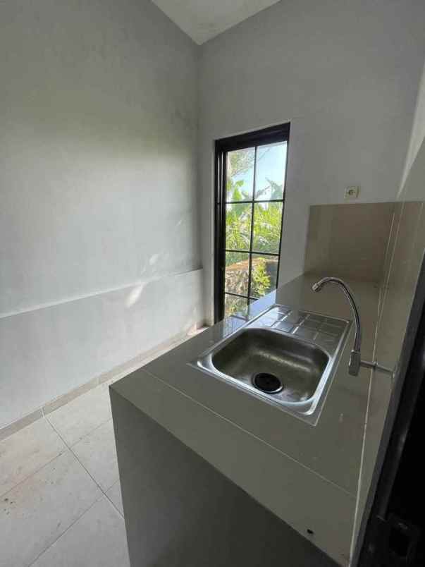 dijual rumah citra garden city buring