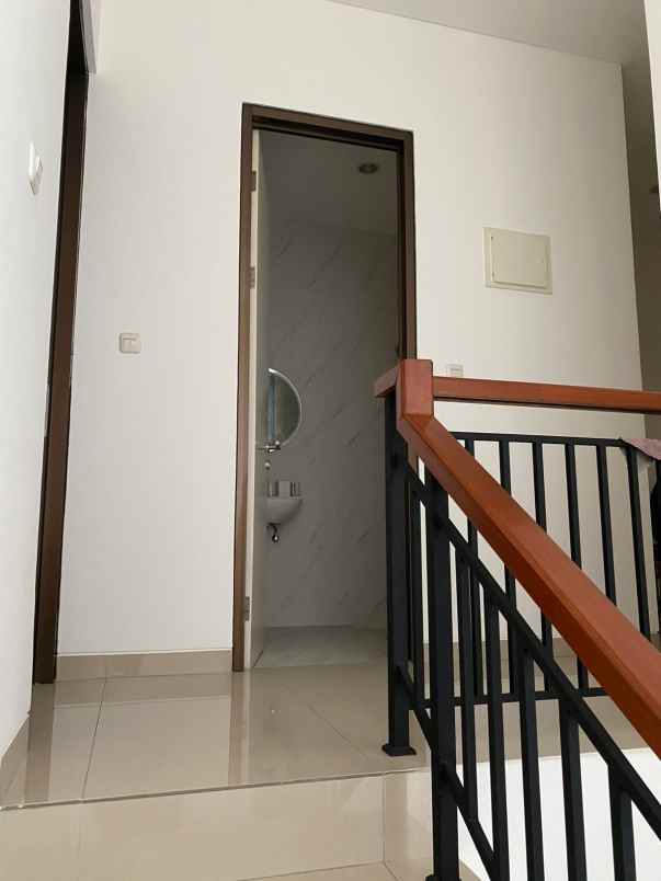 dijual rumah citra raya cluster pine trees