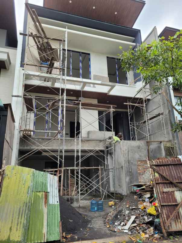 dijual rumah citraland woodland