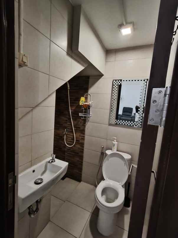 dijual rumah cluster burgundy