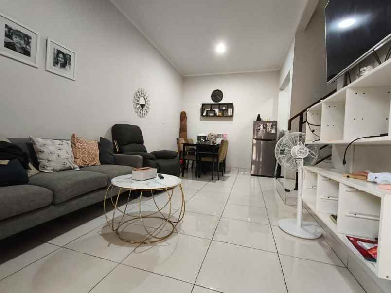 dijual rumah cluster burgundy