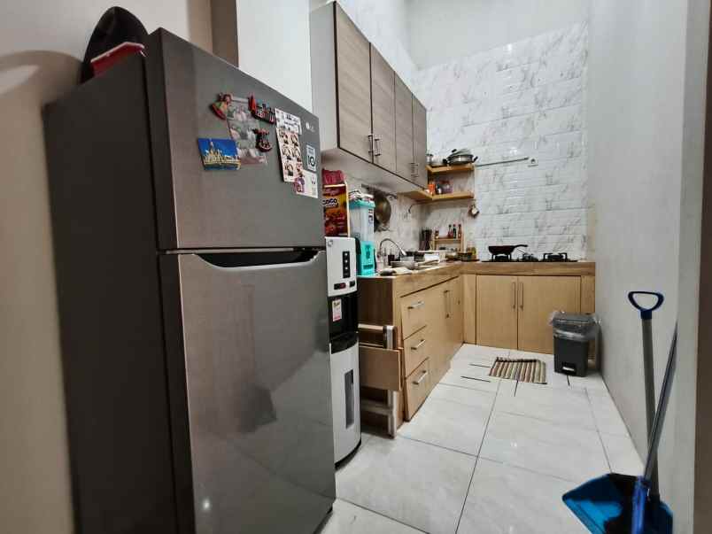 dijual rumah cluster burgundy