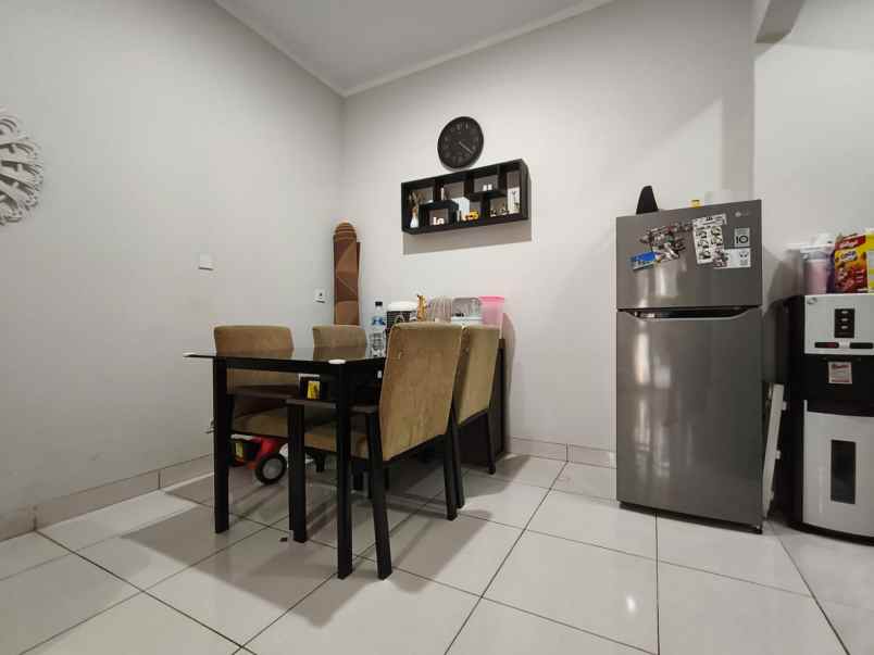 dijual rumah cluster burgundy