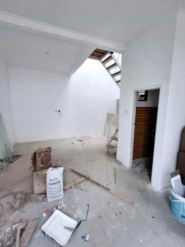 dijual rumah cluster calista city light