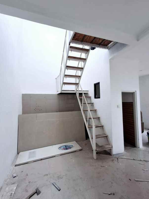 dijual rumah cluster calista city light