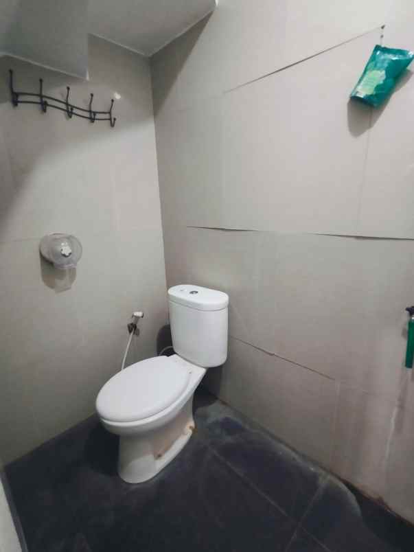 dijual rumah cluster greenwood golden